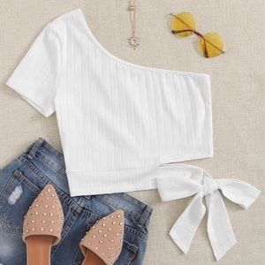 Half shoulder short sleeve crop